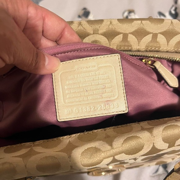 Coach - Picture 7 of 15